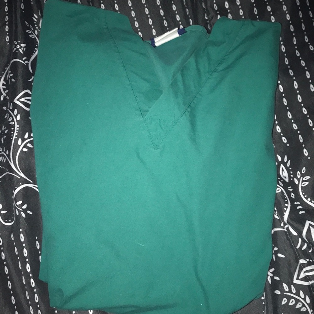 Scrub top